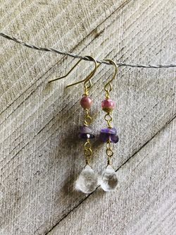 Natural stones dangle earrings!