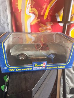 Revell 1:18 1969 Corvette Stingray Convertible Diecast ā Original Box