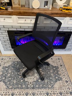 Black mesh economic office chair