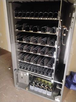 Rowe vending machine