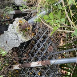 100 Feet~ Steel Fencing