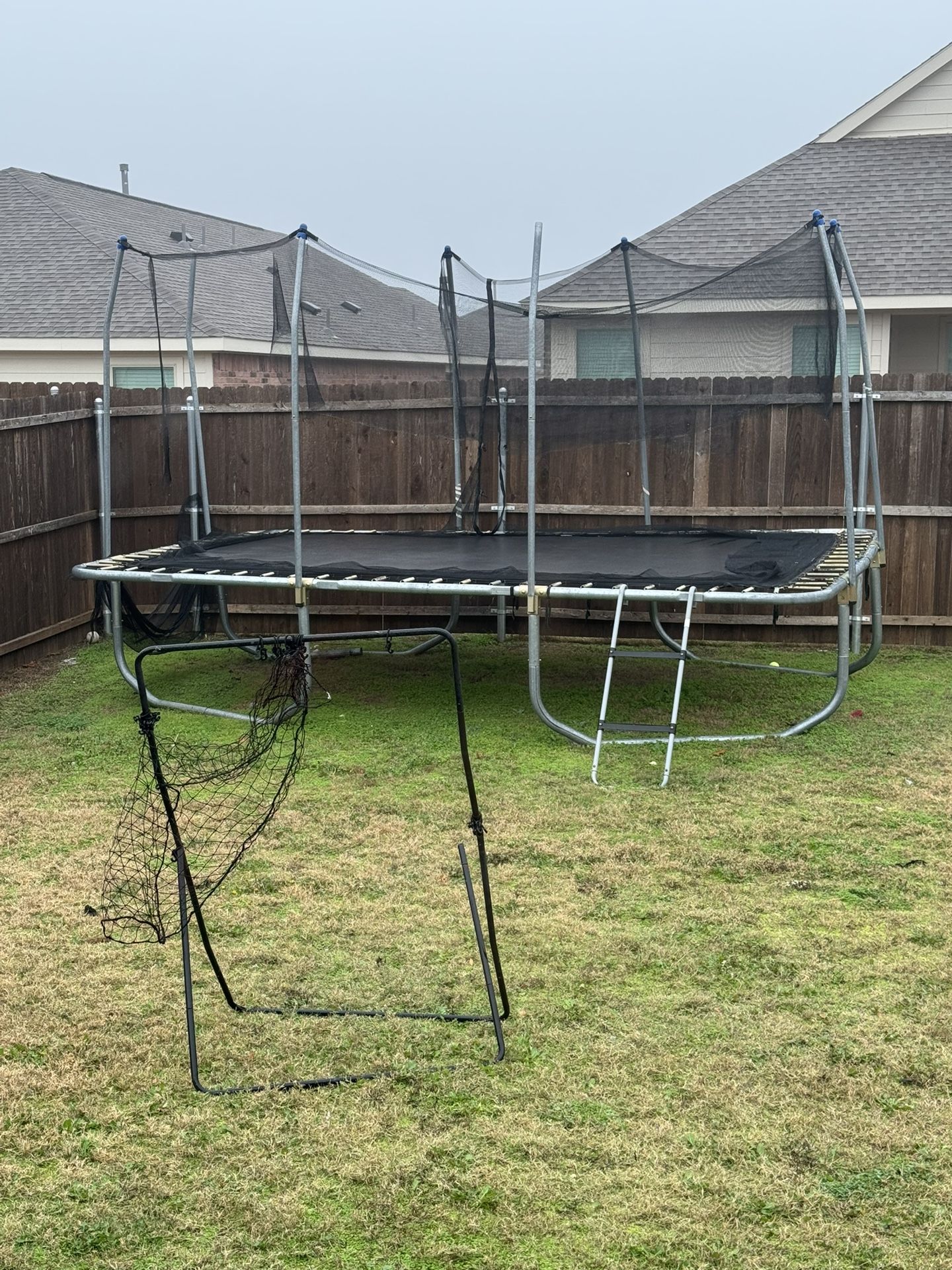 Trampoline 16’
