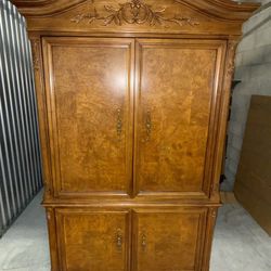 Thomasville Ellyse Entertainment Armoire - Solid Wood - Very Good Condition