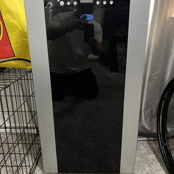 Almost New Portable  Ac.