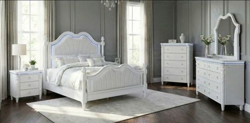 Brand New Pearl White 4pc Queen Bedroom Set (Available in Eastern King)