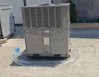 Brand new 3.5 ton Seer 2 AC/HEATER