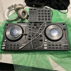 Numark Mixtrack Platinum FX 4-Deck DJ Controller With Brand New Headset And Synthesizer 