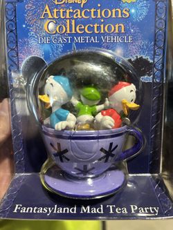 Disney’s Attraction Collection Diecast Metal Vehicle Fantasy Land !!! VINTAGE DISNEY MAD TEACUP TEA PARTY RIDE !!HUEY,DEWEY,LOUIE