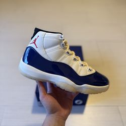 Nike Air Jordan Retro 11 Rare Air Size 9.5