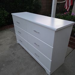 White 6 Drawer Dresser