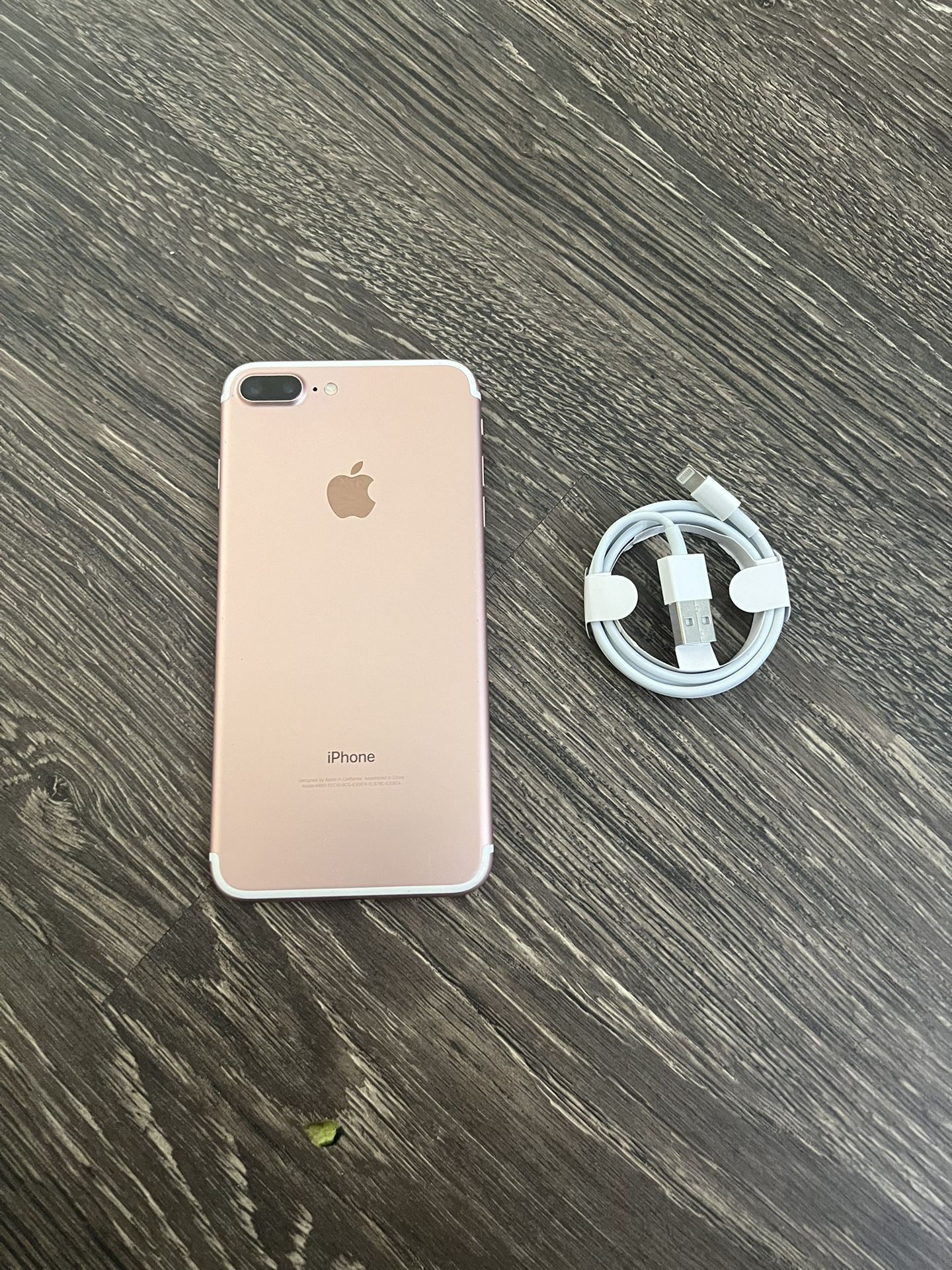 iPhone 7 Plus Rose Gold UNLOCKED FOR ALL CARRIERS!