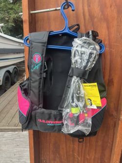 New U.S.Diver Calypso Women’s Buoyancy Compansator 