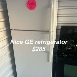 Nice GE Refrigerator 