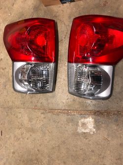 2008 tundra Oem tail lights