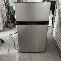 Insignia Mini Fridge