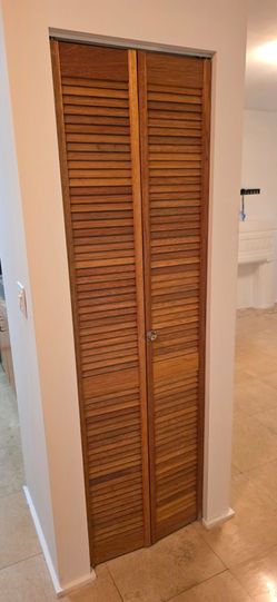 Closet folding doors Custom maid varnished