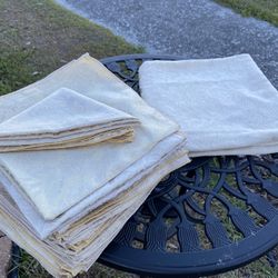 Cream Napkins & Table Cloth 
