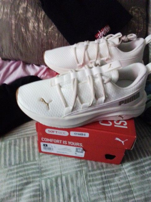 WOMENS SIZE 8 PUMA SHOES NEW IN BOX NEVER WORN