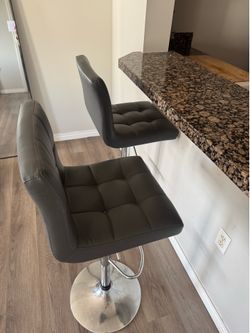 2 Modern Adjustable Bar Stools