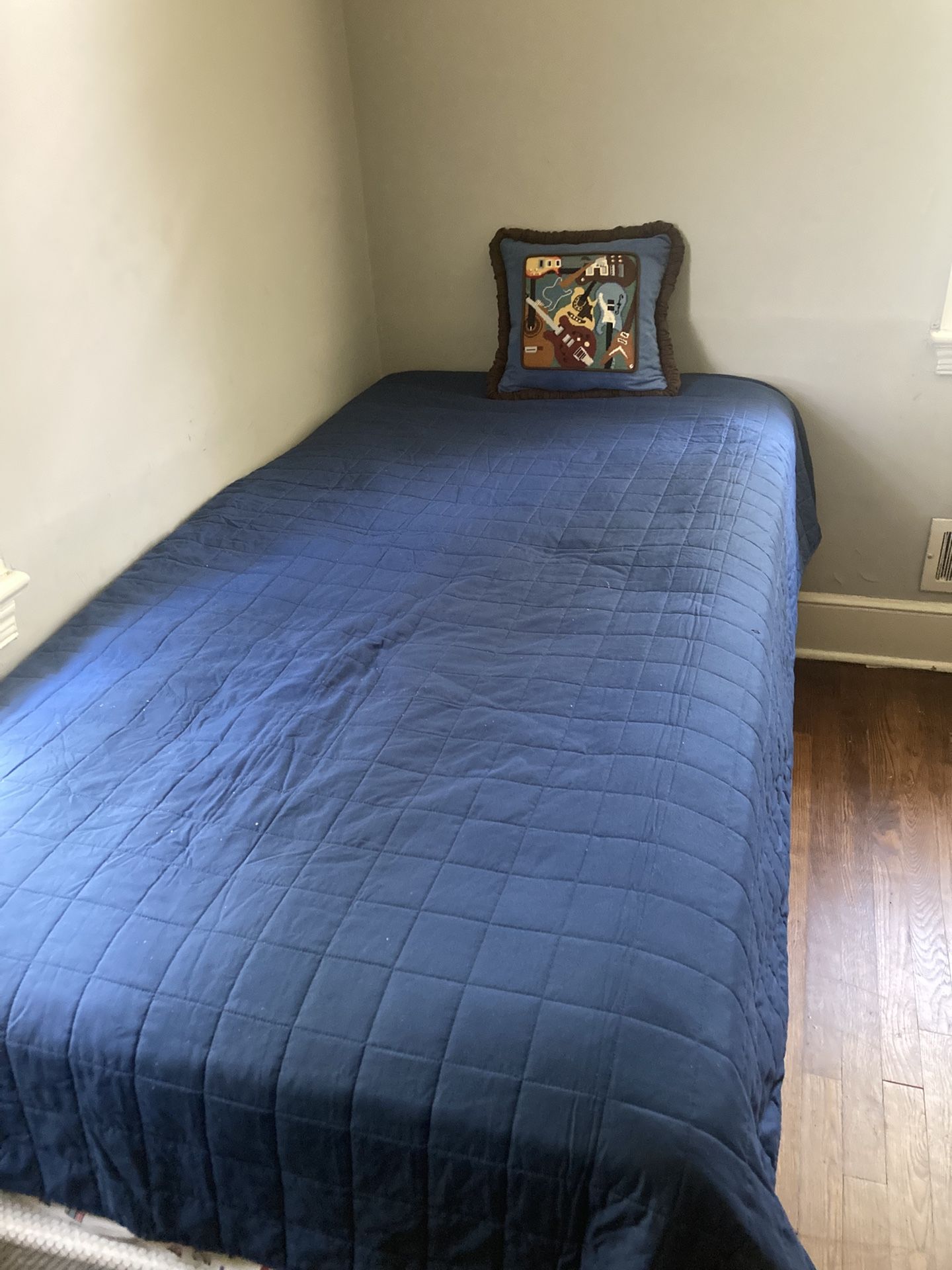 TWIN BED