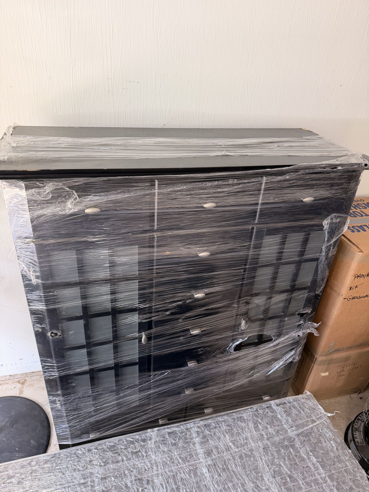 Bedroom dresser set