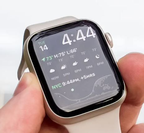 🔥 Apple Watch Series 7 – Sleek, Smart & Stylish!