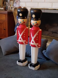 4 blowmold toy soldiers blow mold light up plastic Christmas decoration vintage