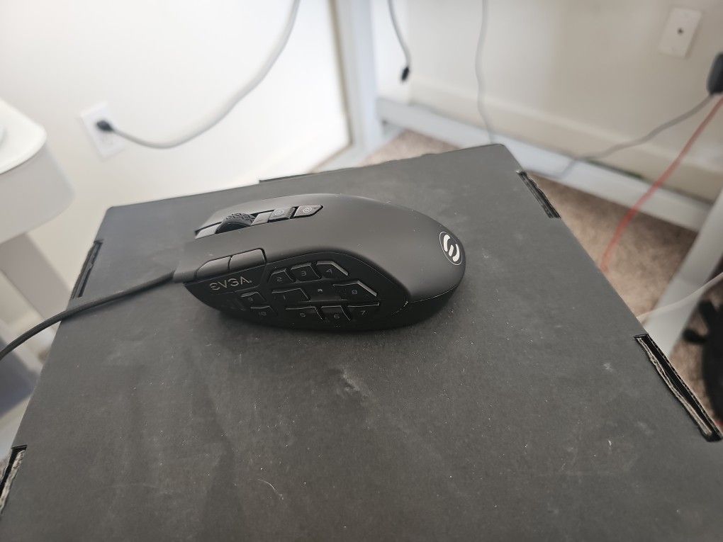 EVGA X15 MMO Gaming Mouse