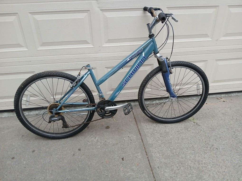 Schwinn Traverse lady's bicycle 21 speed mountain bike $220