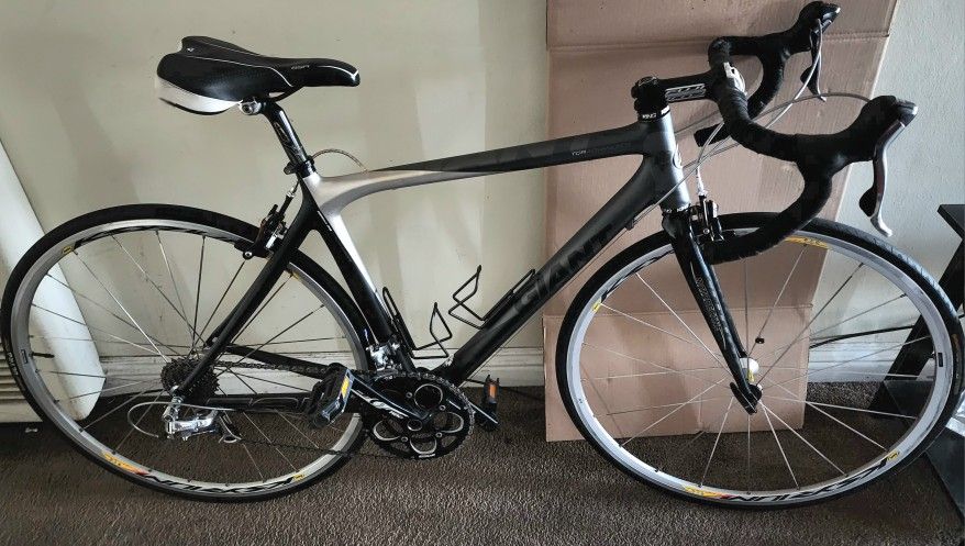 Giant TCR Advanced Carbon Road Bike
