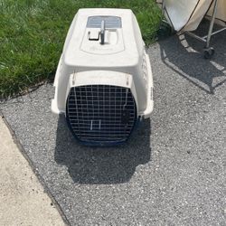 Large Pet Carrier   Need Gone ASAP