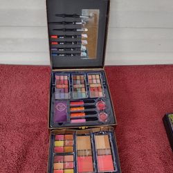 Bonita 75 pc make up kit