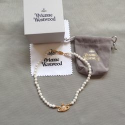 Vivienne Westwood- Mini Bas Relief Choker in Gold