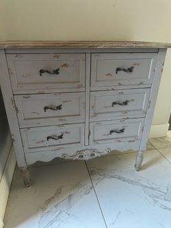 Distressed cabinet 6 drawers