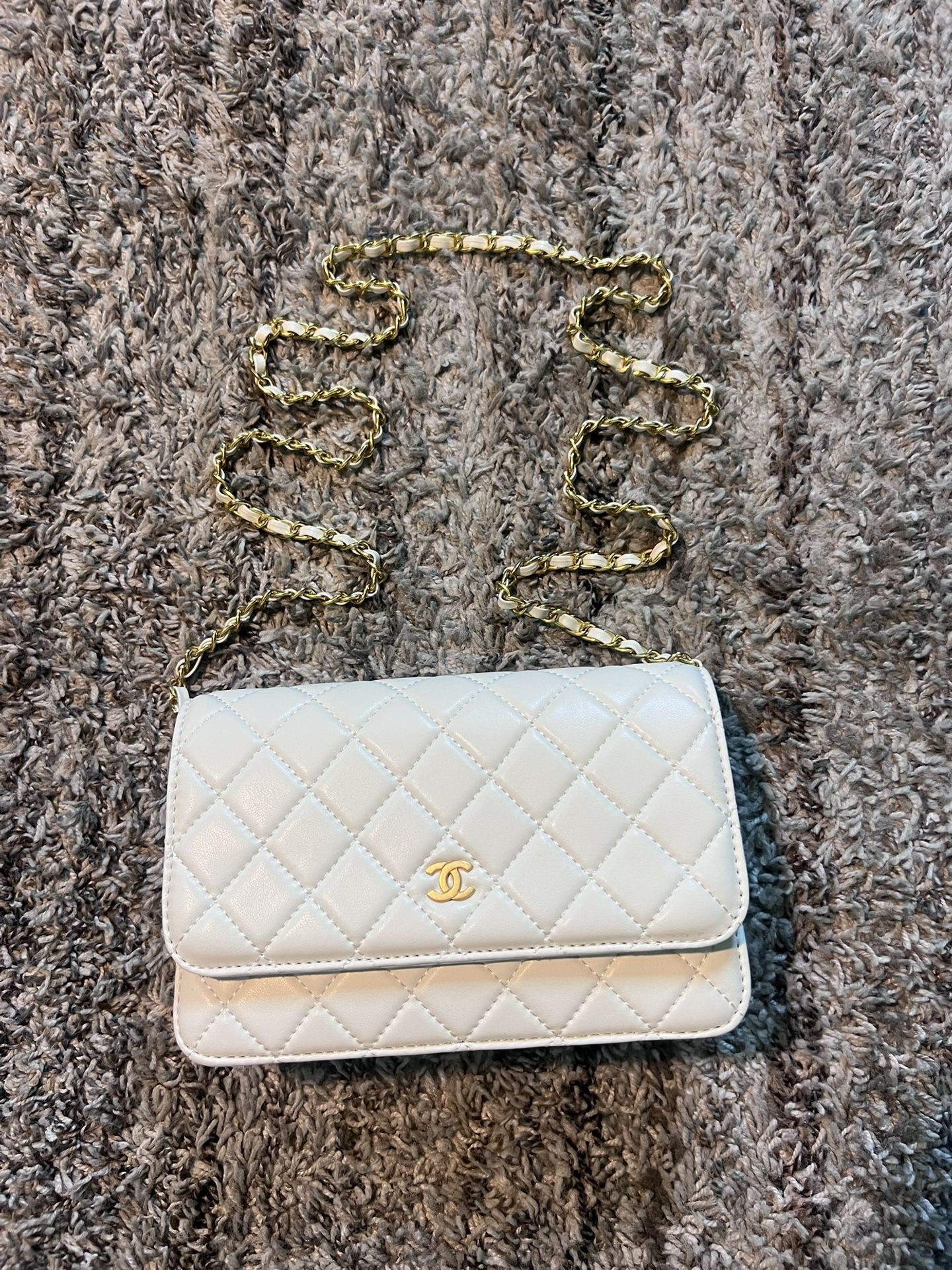Chanel White Wallet/Bag