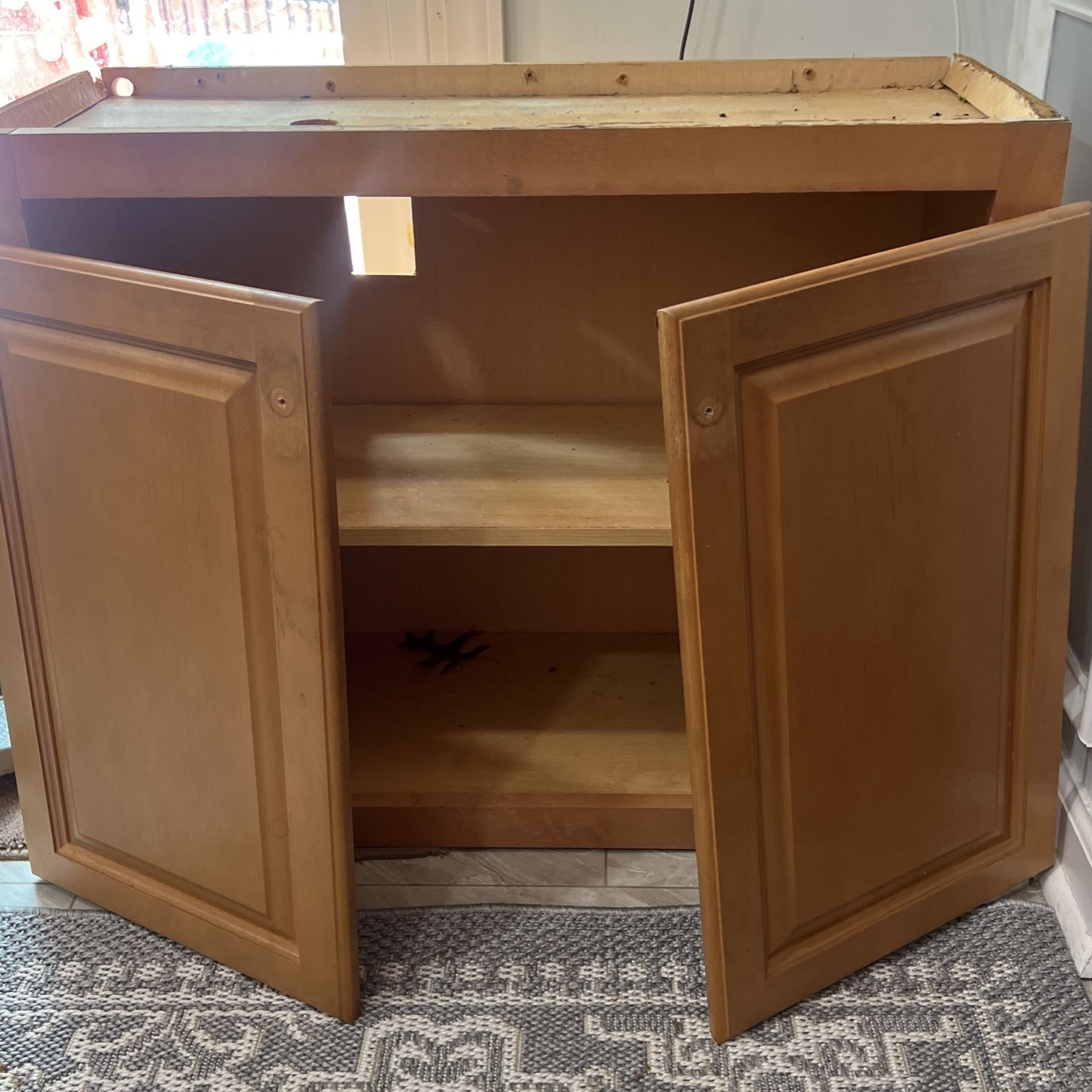 Kitchen cabinet