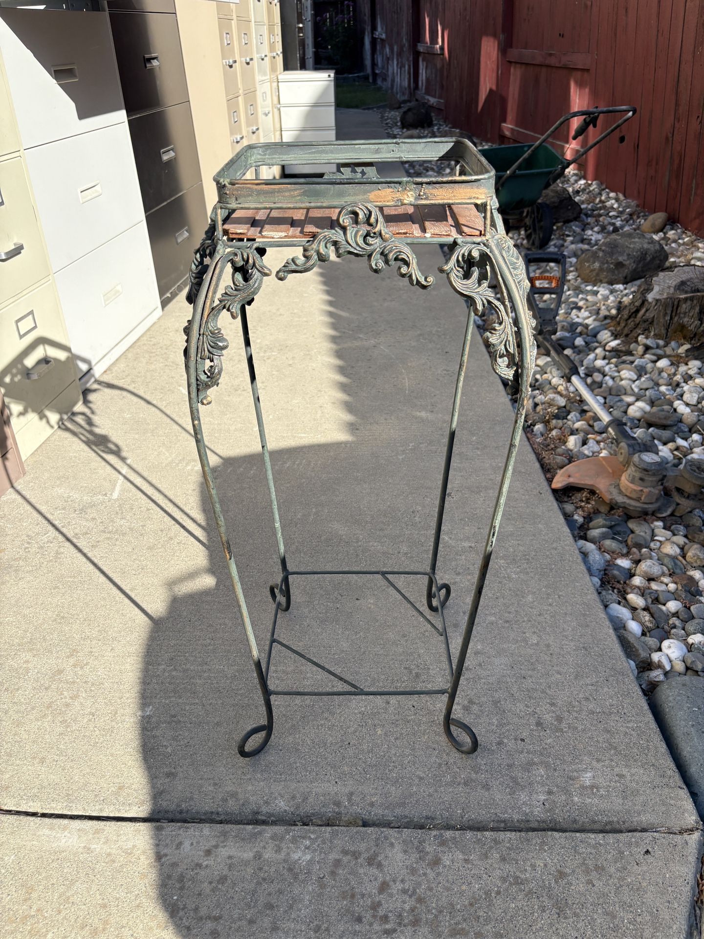 Plant Stand 