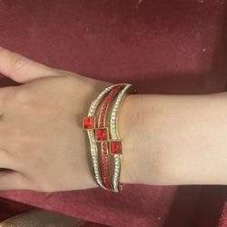 Beautiful Red Rhinestone Bracelet 