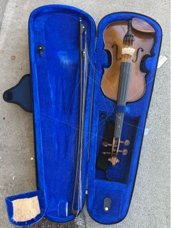 4/4 violin with case
