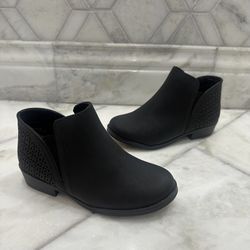 NWOT Size 11 Toddler Girl MIA Brand Black Ankle Booties