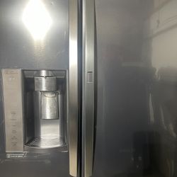 Refrigerator. LG