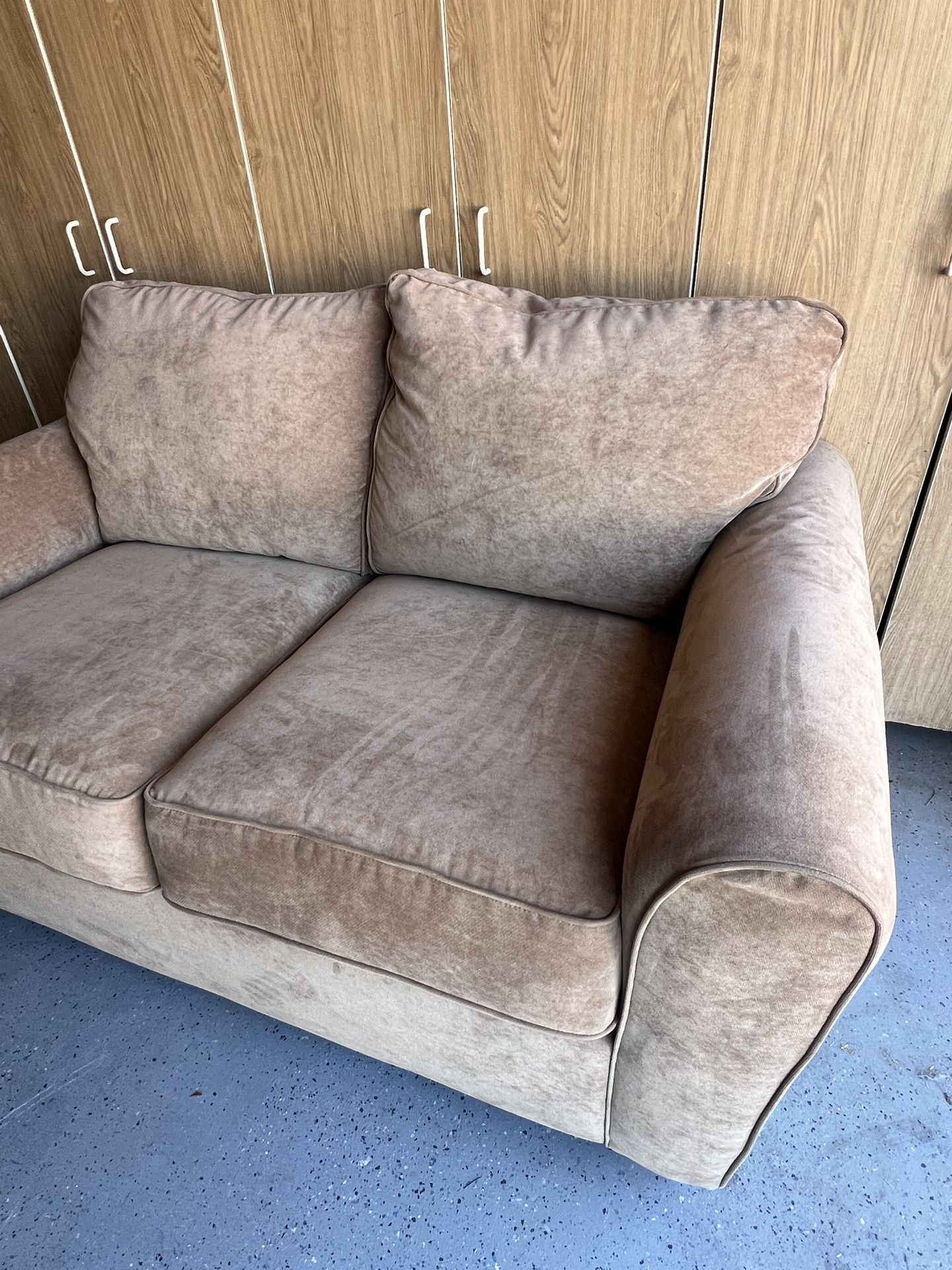 LAZYBOY couch