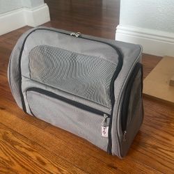 pet carrier