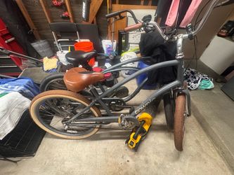 Electra townie with balloon step through  wheels