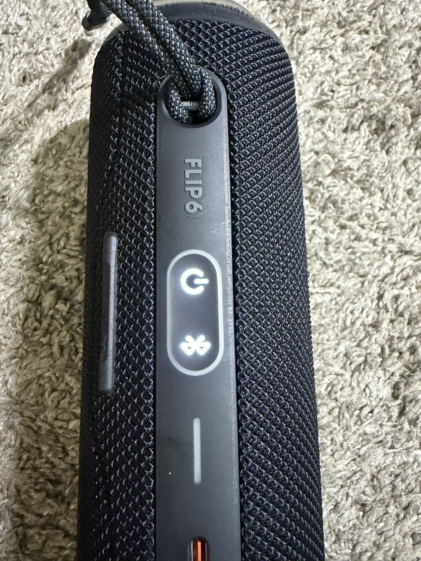 JBL Flip 6 Portable Wireless Speaker | Deep Bass Sound, IP67 Waterproof Rating | Bluetooth Audio for Outdoor, Travel, Beach, Hiking, and Home Use (Bla