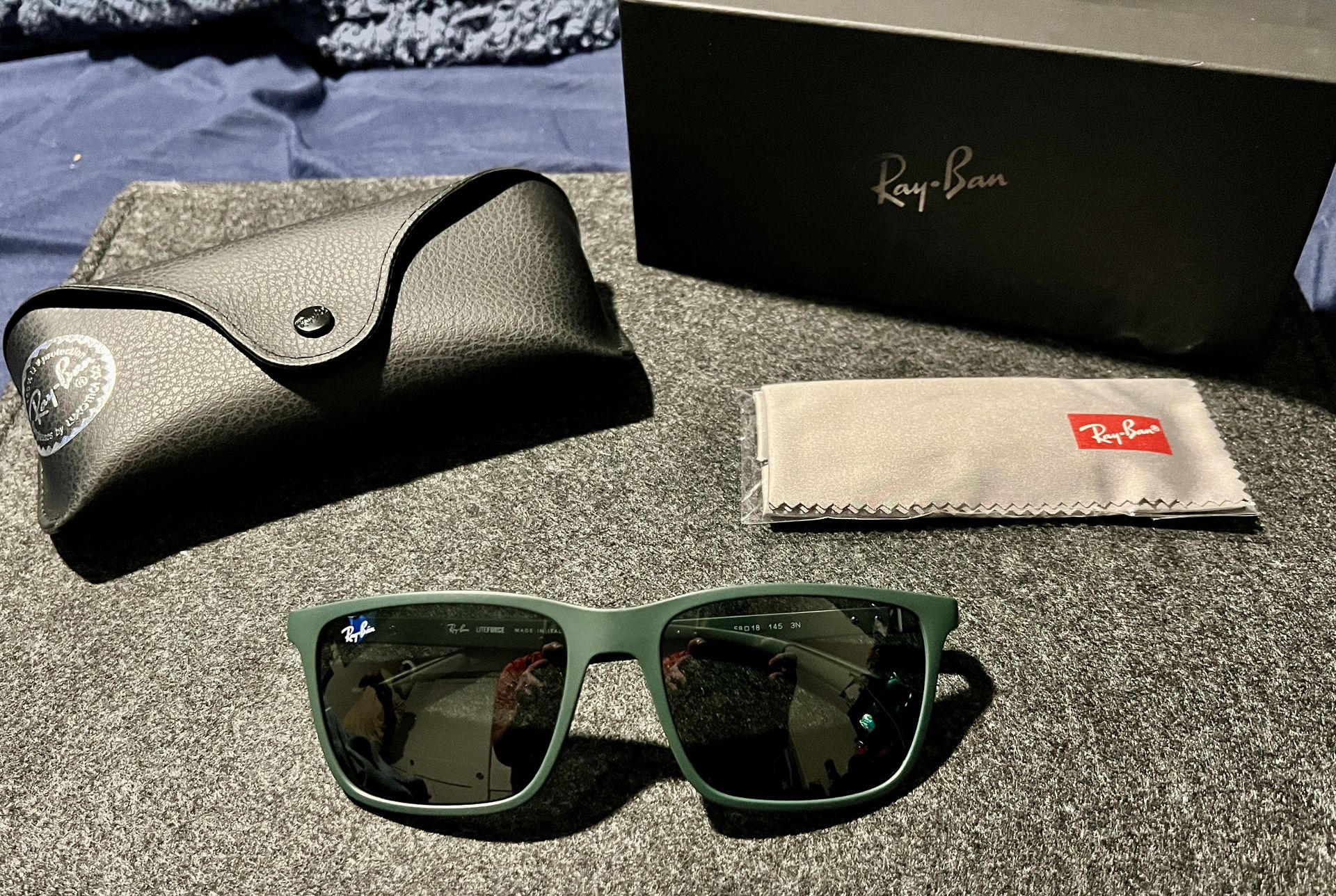 Ray•Ban Sunglasses