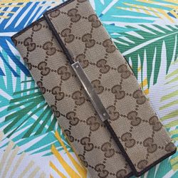 Authentic GUCCI wallet 