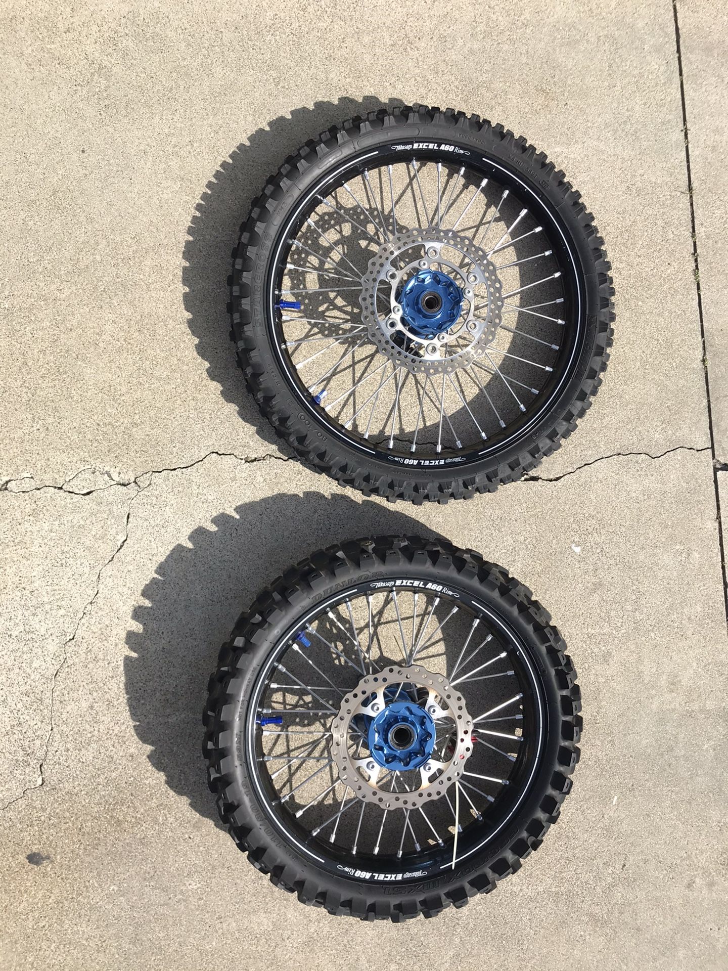 Motocross aftermarket rims & hubs set.