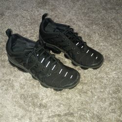 Nike Shoes Size 11.5