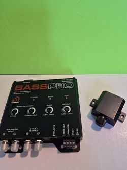 MASSIVE AUDIO DIGITAL BASS PROCESSOR WITH 9V LINEDRIVE OUTPUT